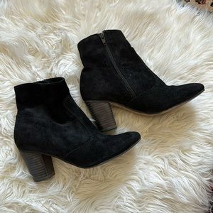 Seychelles black suede short boots sz 7 (7.5) nice! 3” heel